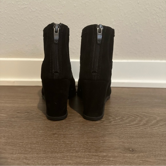 Via Spiga V-Latanya Black Suede Wedge Sandals - 8.5 - Picture 4 of 6